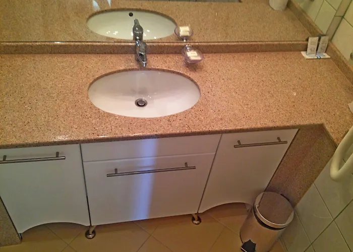 Отель Kalofer 3*